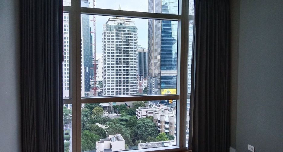 For rent 3 bedrooms condo in Pathum Wan, Bangkok