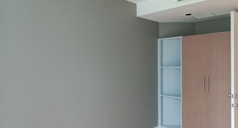 For rent 3 bedrooms condo in Pathum Wan, Bangkok