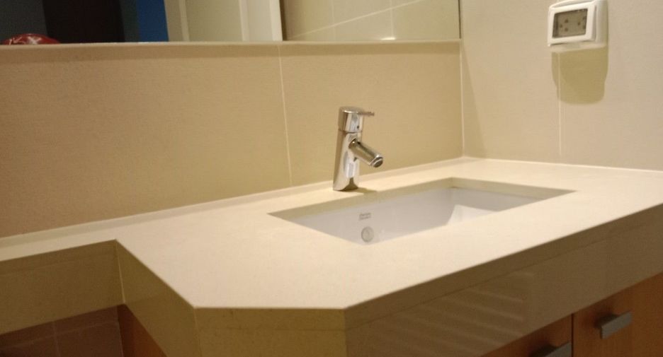 For rent 3 bedrooms condo in Pathum Wan, Bangkok