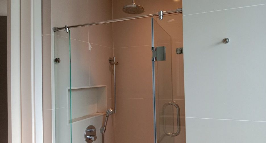 For rent 3 bedrooms condo in Pathum Wan, Bangkok