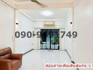 For rent 2 bed retail Space in Thon Buri, Bangkok