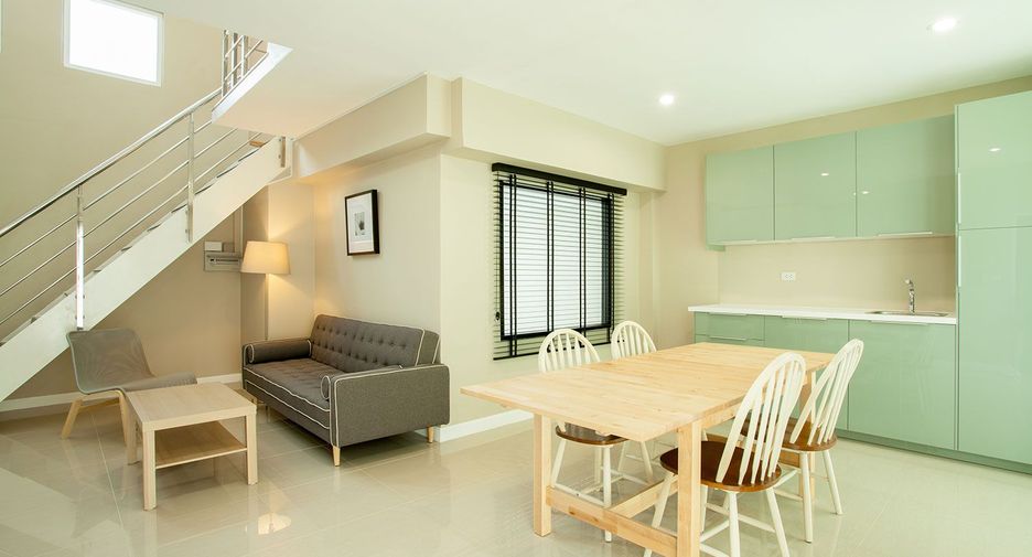 For rent 3 bedrooms townhouse in Wang Thonglang, Bangkok