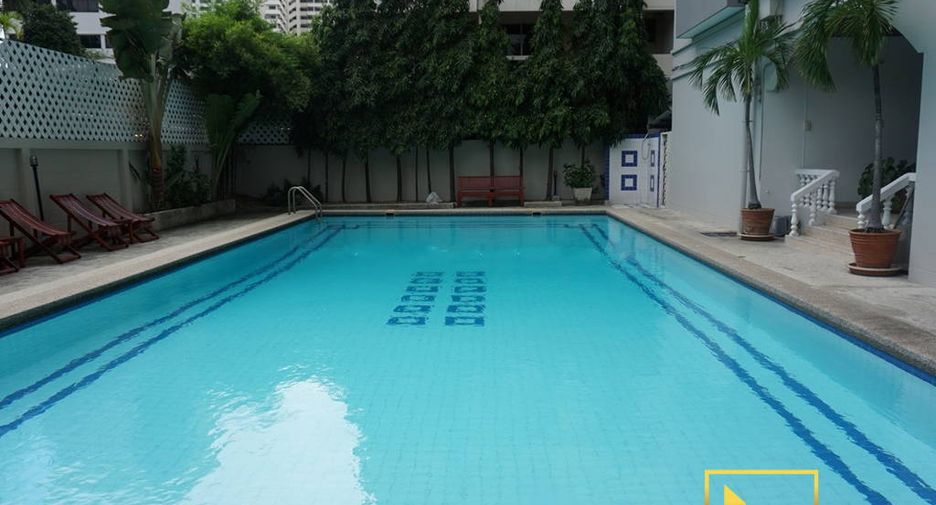 Condo en alquiler de 3 habitaciones en Khlong Toei, Bangkok