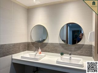 For sale 7 bedrooms retail Space in Khlong Toei, Bangkok