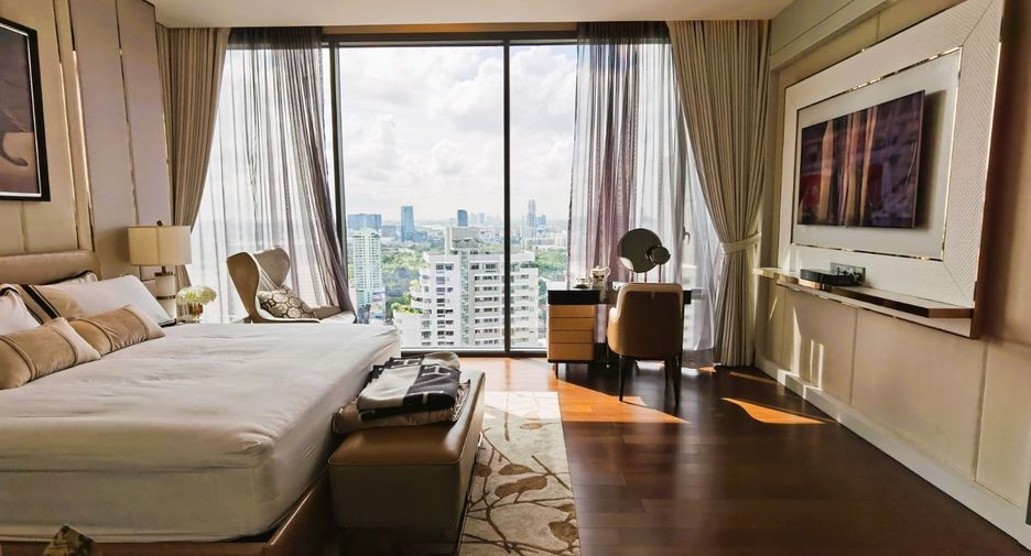 For sale 3 bed condo in Khlong Toei, Bangkok
