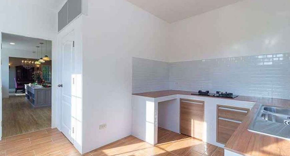 À vendre 6 chambres maison à San Kamphaeng, Chiang Mai