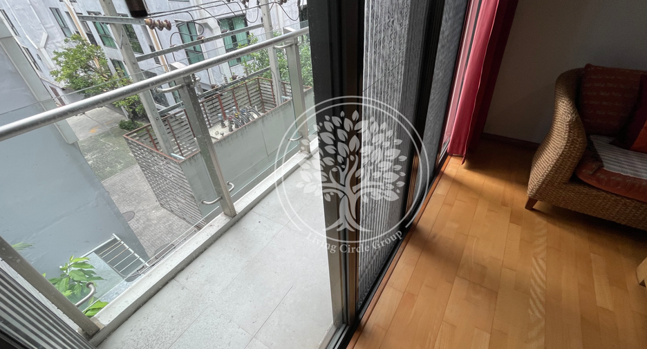 For sale 3 bedrooms condo in Khlong Toei, Bangkok