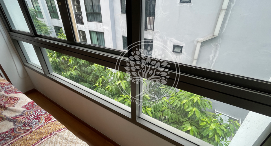 For sale 3 bedrooms condo in Khlong Toei, Bangkok
