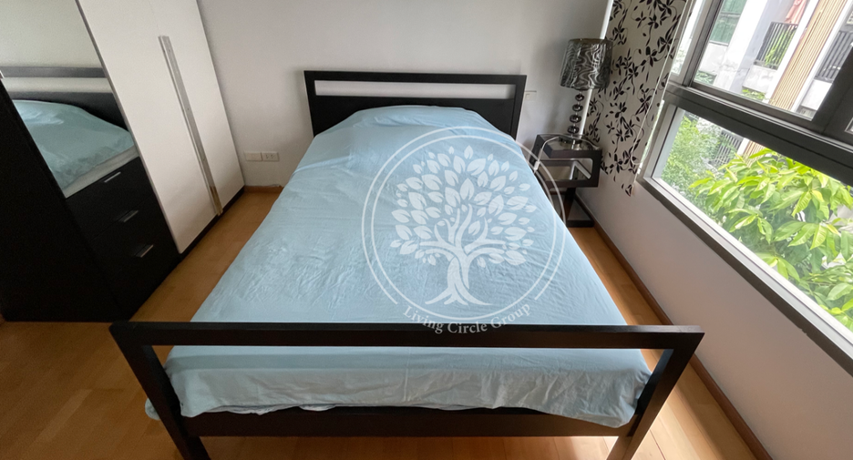 For sale 3 bedrooms condo in Khlong Toei, Bangkok