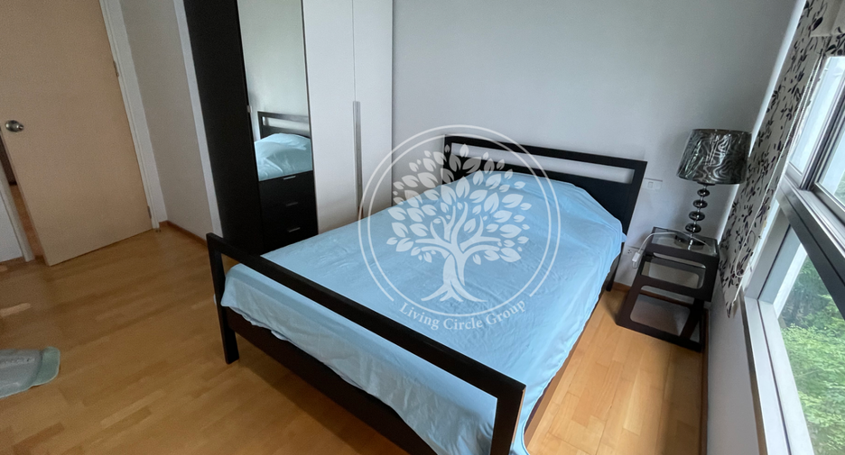 For sale 3 bedrooms condo in Khlong Toei, Bangkok