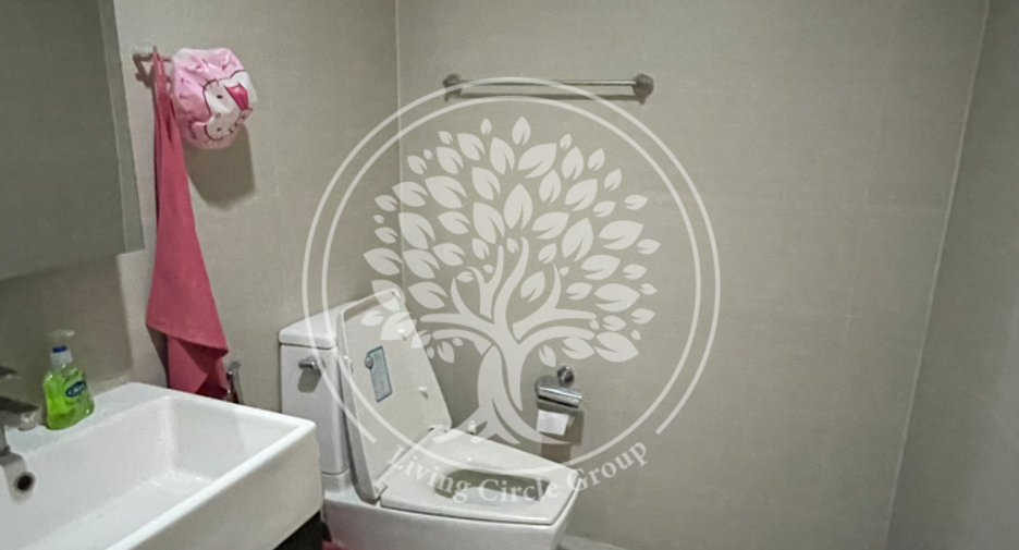 For sale 3 bedrooms condo in Khlong Toei, Bangkok