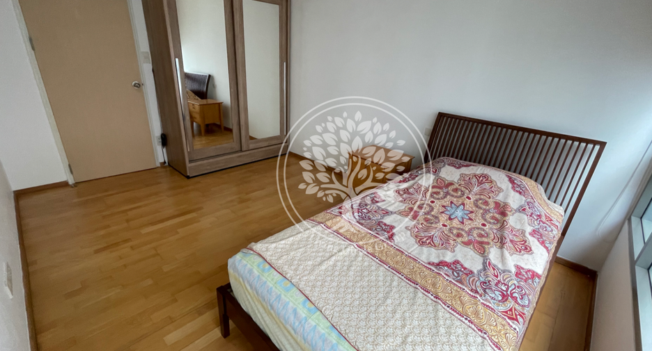 For sale 3 bedrooms condo in Khlong Toei, Bangkok