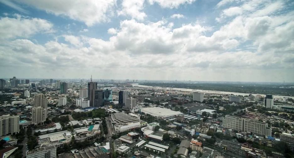 À louer et à vendre 3 chambres condo à Khlong Toei, Bangkok
