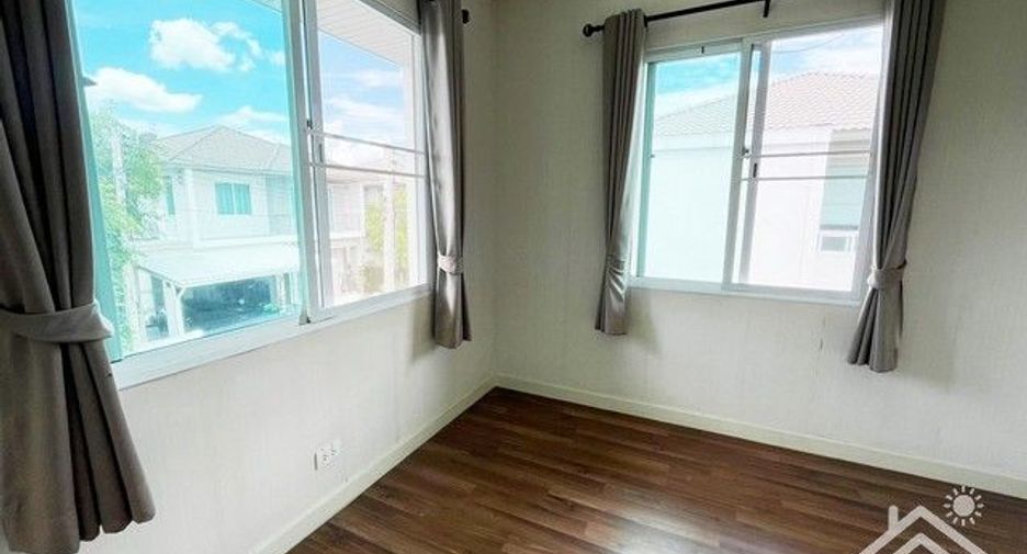 出售 3 卧室 独立屋 在 Mueang Pathum Thani, Pathum Thani