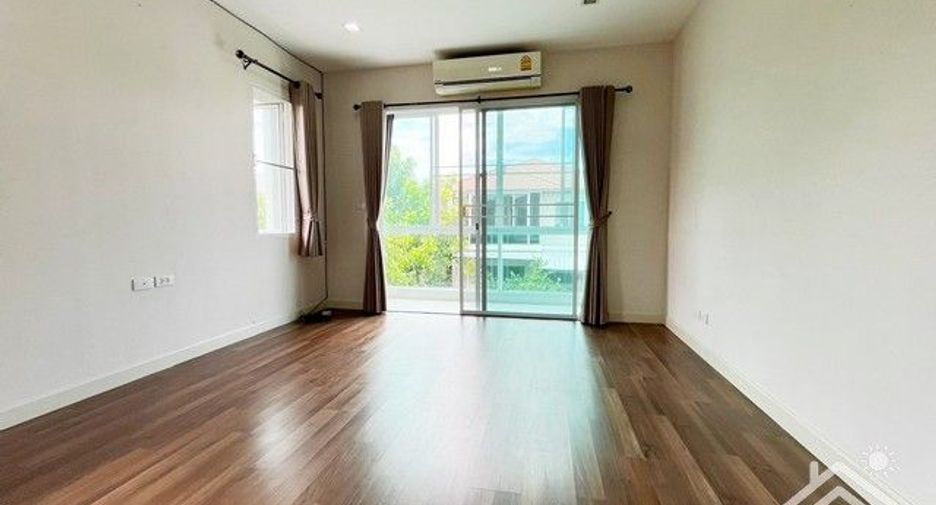出售 3 卧室 独立屋 在 Mueang Pathum Thani, Pathum Thani