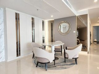 For rent 4 ベッドルーム condo in Yan Nawa, Bangkok