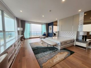 For rent 4 ベッドルーム condo in Yan Nawa, Bangkok