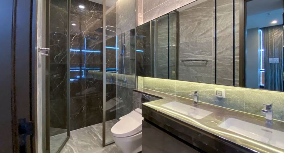 For rent 2 bedrooms condo in Khlong Toei, Bangkok