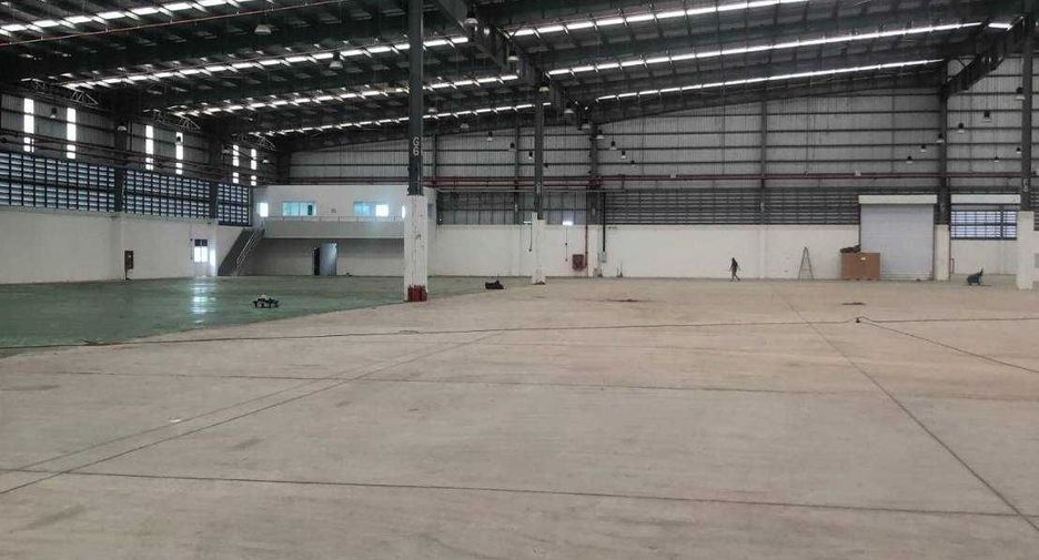 À louer et à vendre entrepôt à Bang Lamung, Chonburi