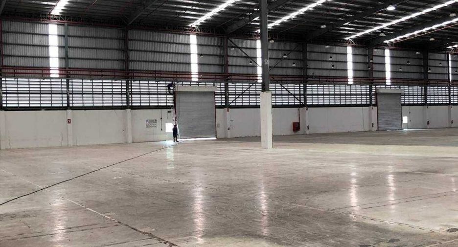À louer et à vendre entrepôt à Bang Lamung, Chonburi