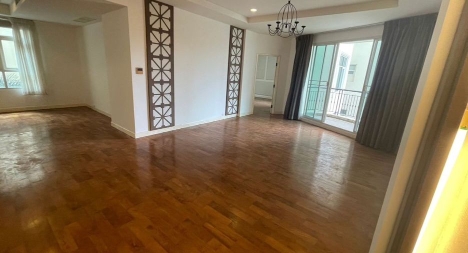For rent 3 ベッドルーム condo in Sathon, Bangkok