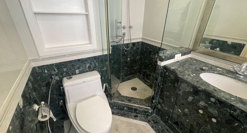 For rent 3 ベッドルーム condo in Sathon, Bangkok