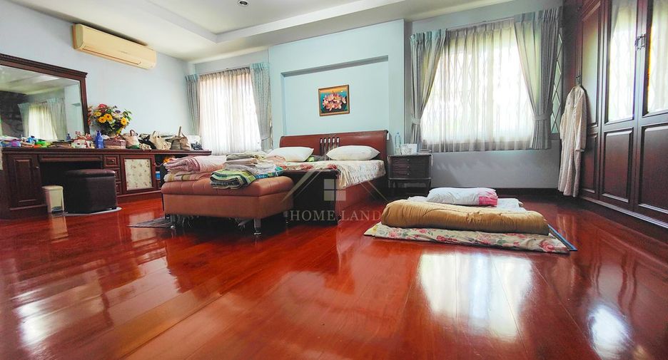 For sale 5 bed house in Pak Kret, Nonthaburi