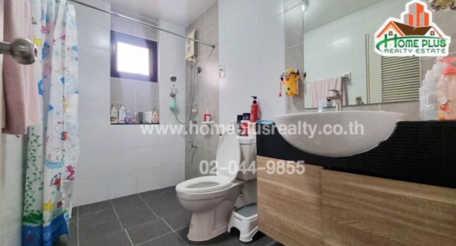 For sale 4 Beds house in Lam Luk Ka, Pathum Thani