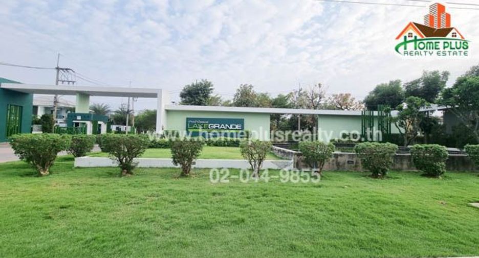 For sale 4 Beds house in Lam Luk Ka, Pathum Thani