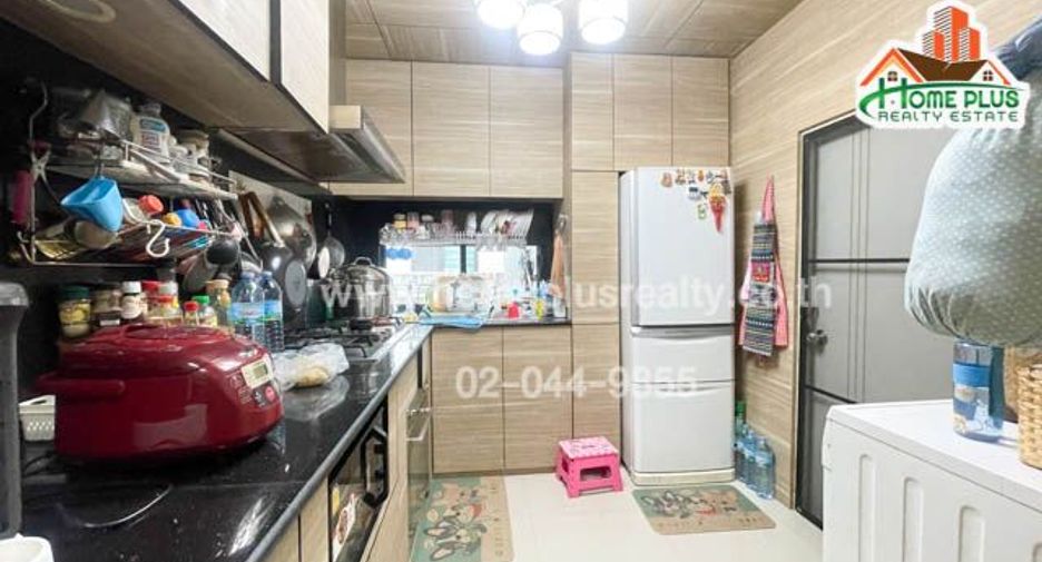 For sale 4 Beds house in Lam Luk Ka, Pathum Thani