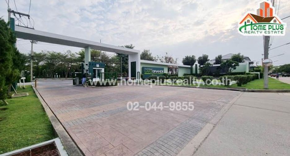 For sale 4 Beds house in Lam Luk Ka, Pathum Thani