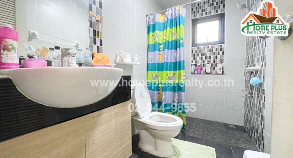 For sale 4 Beds house in Lam Luk Ka, Pathum Thani