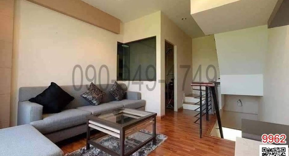 For rent 3 bedrooms townhouse in Phra Khanong, Bangkok