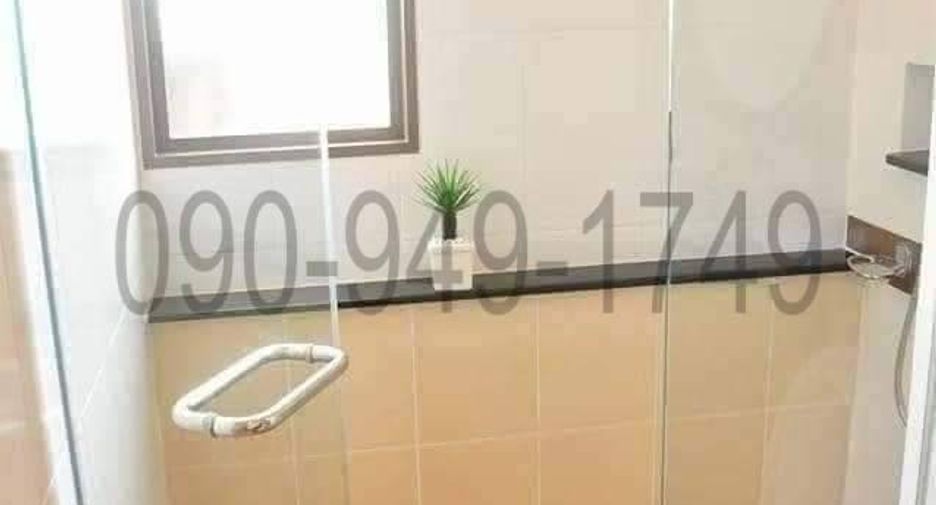 For rent 3 bedrooms townhouse in Phra Khanong, Bangkok