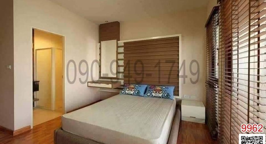 For rent 3 bedrooms townhouse in Phra Khanong, Bangkok
