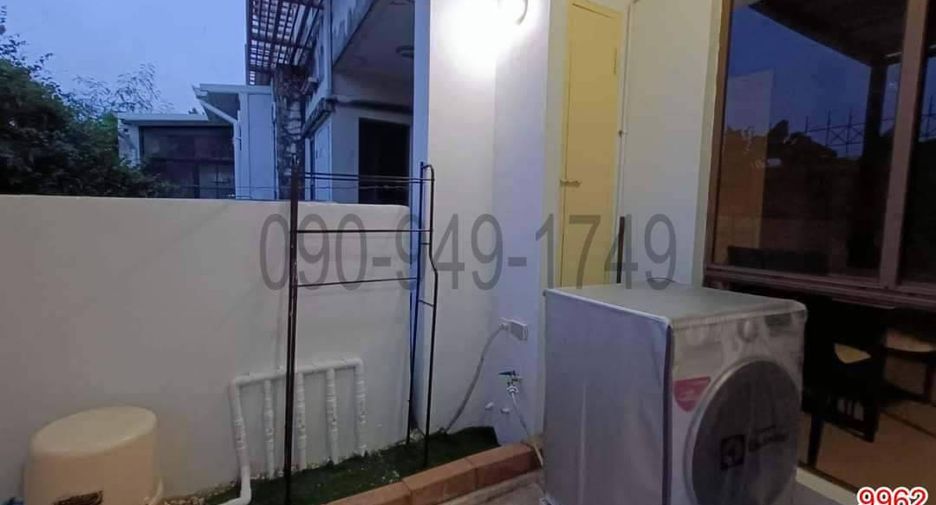 For rent 3 bedrooms townhouse in Phra Khanong, Bangkok