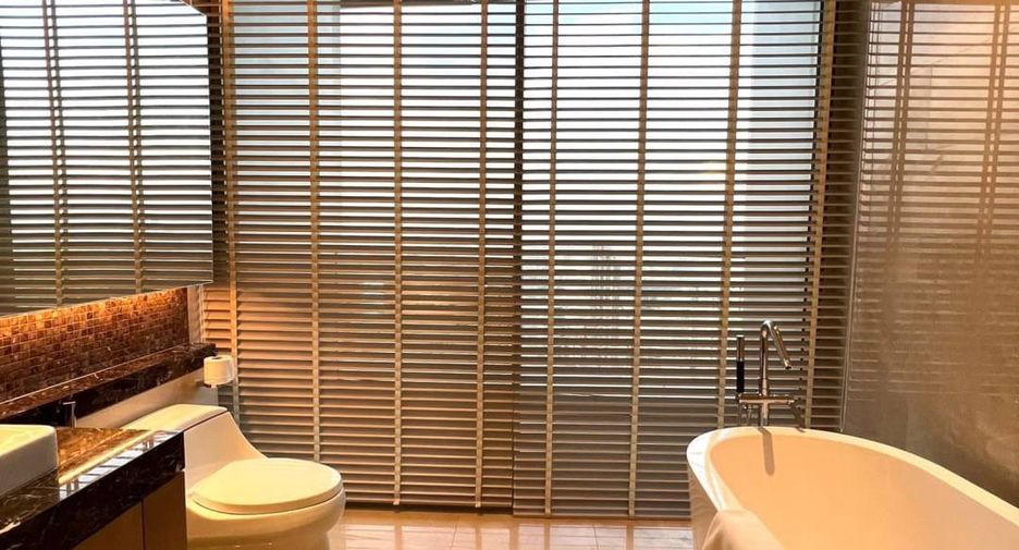Wohnung zur Miete mit 3 Zimmer in Pathum Wan, Bangkok