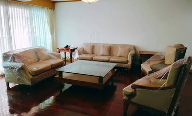 For rent 3 bedrooms condo in Khlong Toei, Bangkok