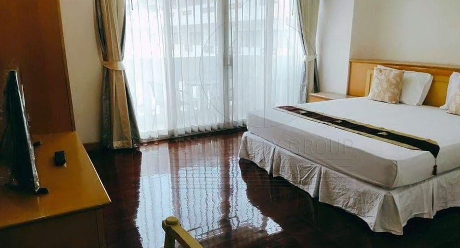 For rent 3 bedrooms condo in Khlong Toei, Bangkok