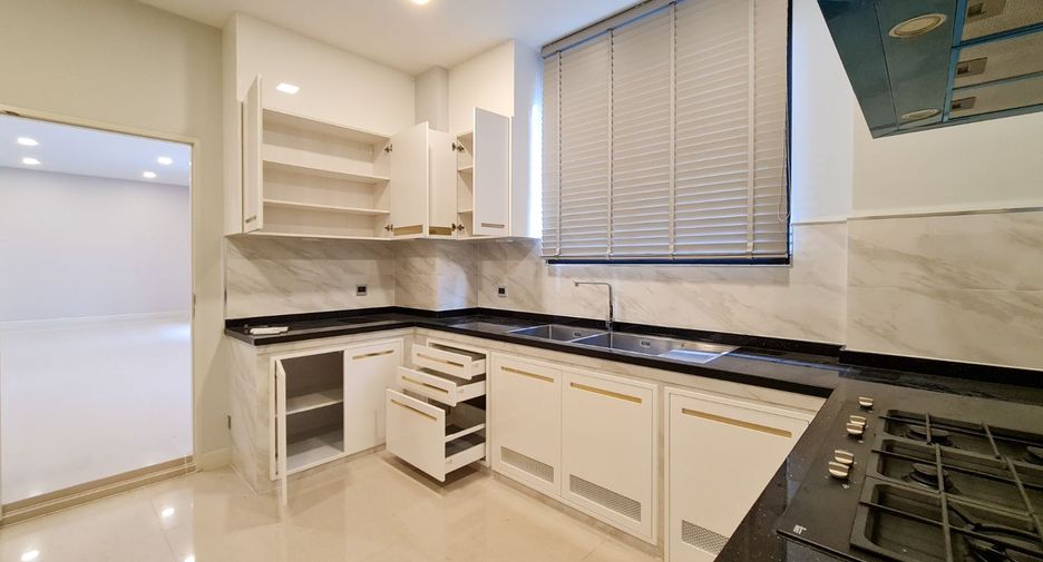For rent 5 bedrooms house in Prawet, Bangkok