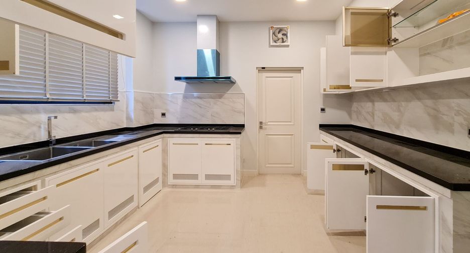 For rent 5 bedrooms house in Prawet, Bangkok