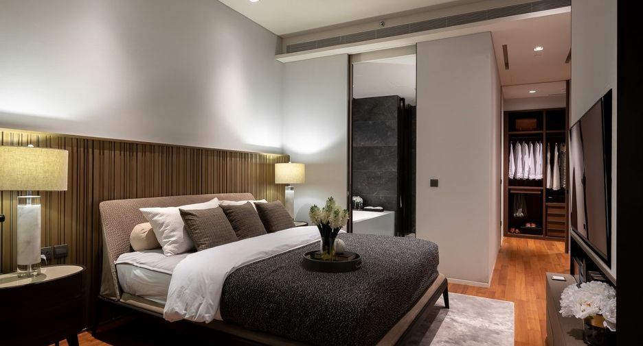 For sale 2 bed condo in Khlong San, Bangkok
