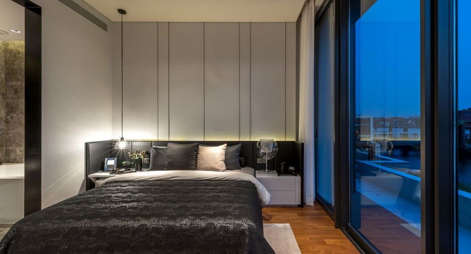 For sale 2 bed condo in Khlong San, Bangkok