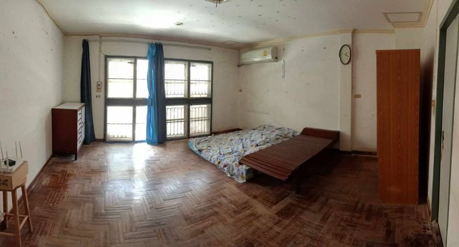 For sale studio townhouse in Mueang Nakhon Sawan, Nakhon Sawan