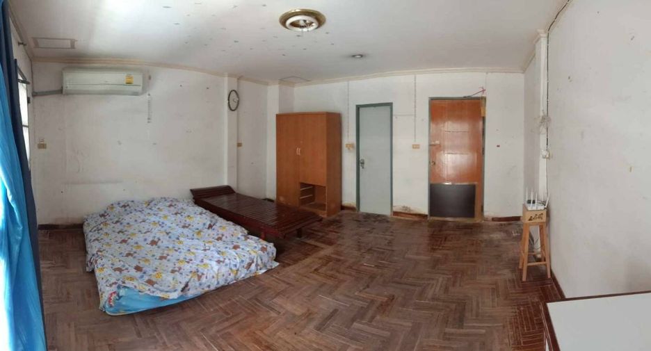 For sale studio townhouse in Mueang Nakhon Sawan, Nakhon Sawan