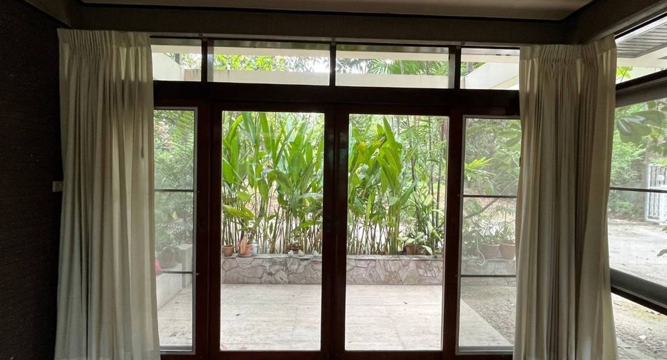 出租 4 卧室 独立屋 在 Watthana, 曼谷