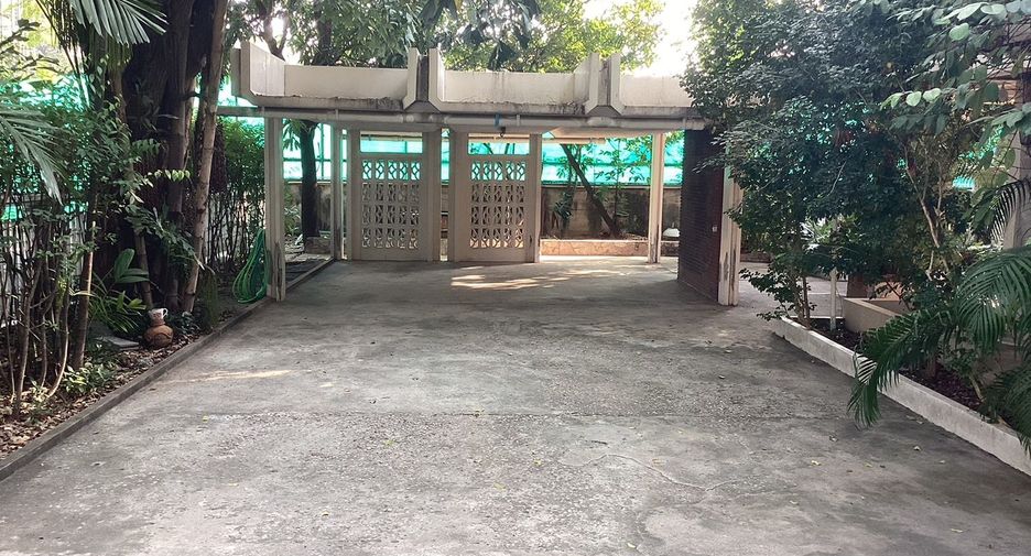 出租 4 卧室 独立屋 在 Watthana, 曼谷