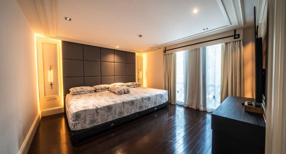 For rent 6 bedrooms condo in Yan Nawa, Bangkok