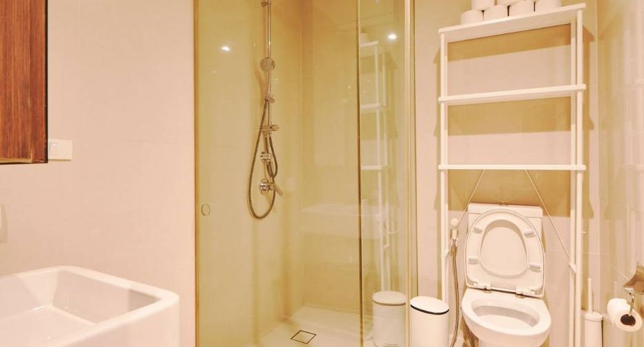 For rent 6 bedrooms condo in Yan Nawa, Bangkok