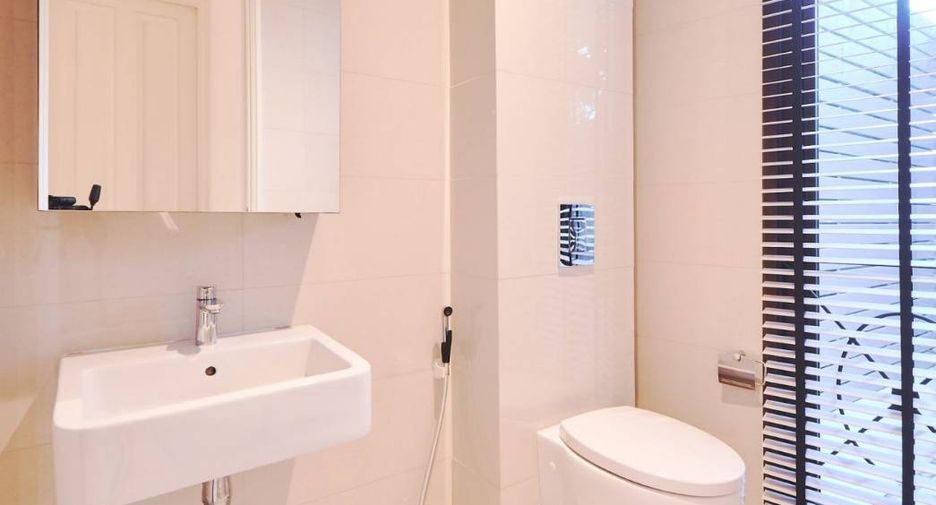 For rent 6 bedrooms condo in Yan Nawa, Bangkok